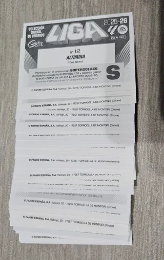 Lote 100 cromos liga este 2025-26
