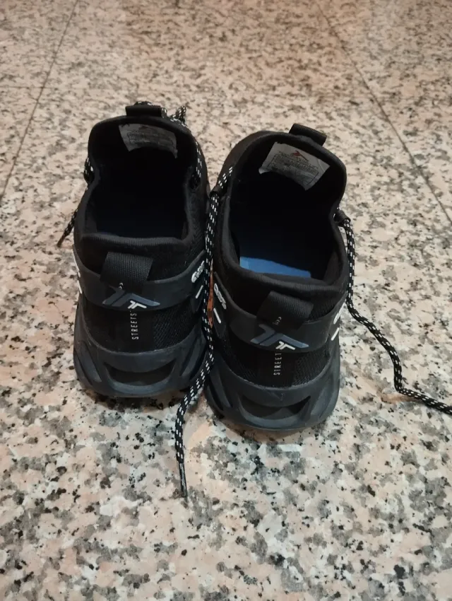 Deportivas hombre negras