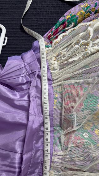 Vestido de fallera morado con encaje