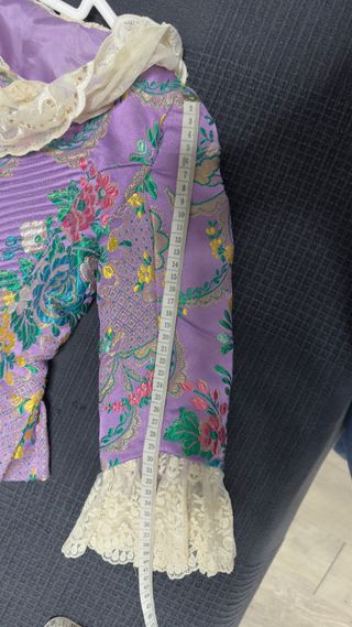 Vestido de fallera morado con encaje