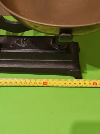 Antigua balanza de hierro