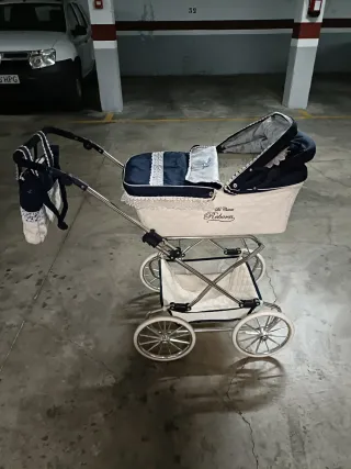 Carro de muñecas clásico