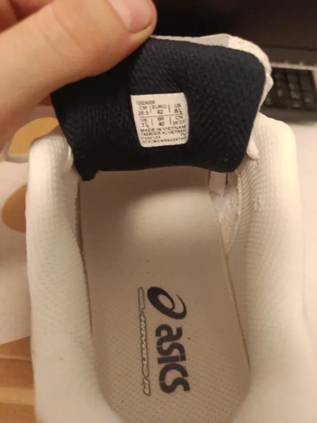 ASICS GEL-KAYANO 14 Talla 40 Plata/Blanco