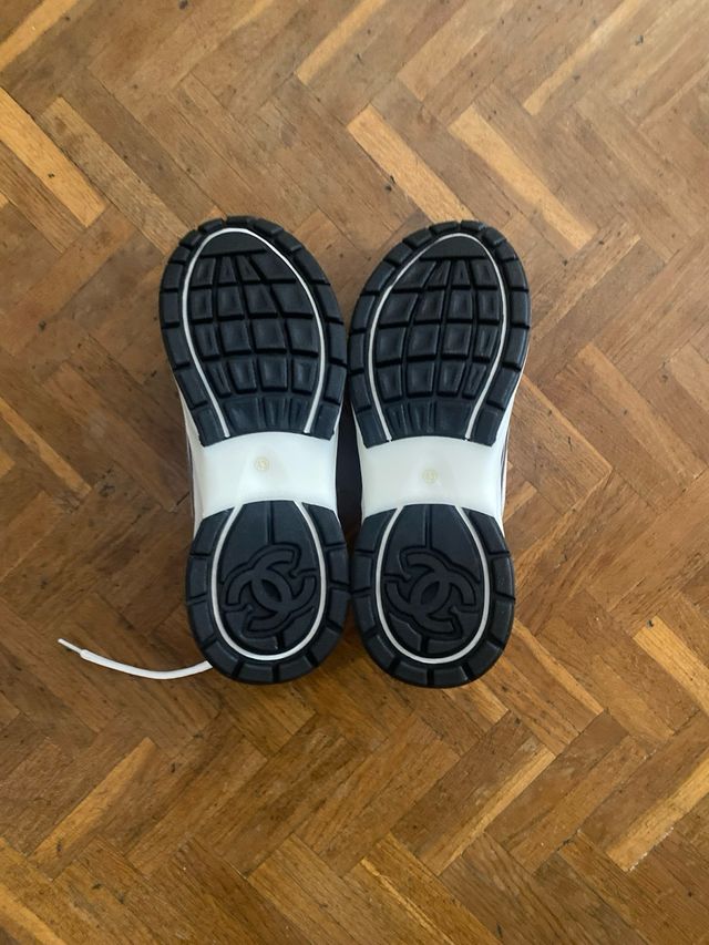 Zapatillas Chanel Runner Plata y Blancas