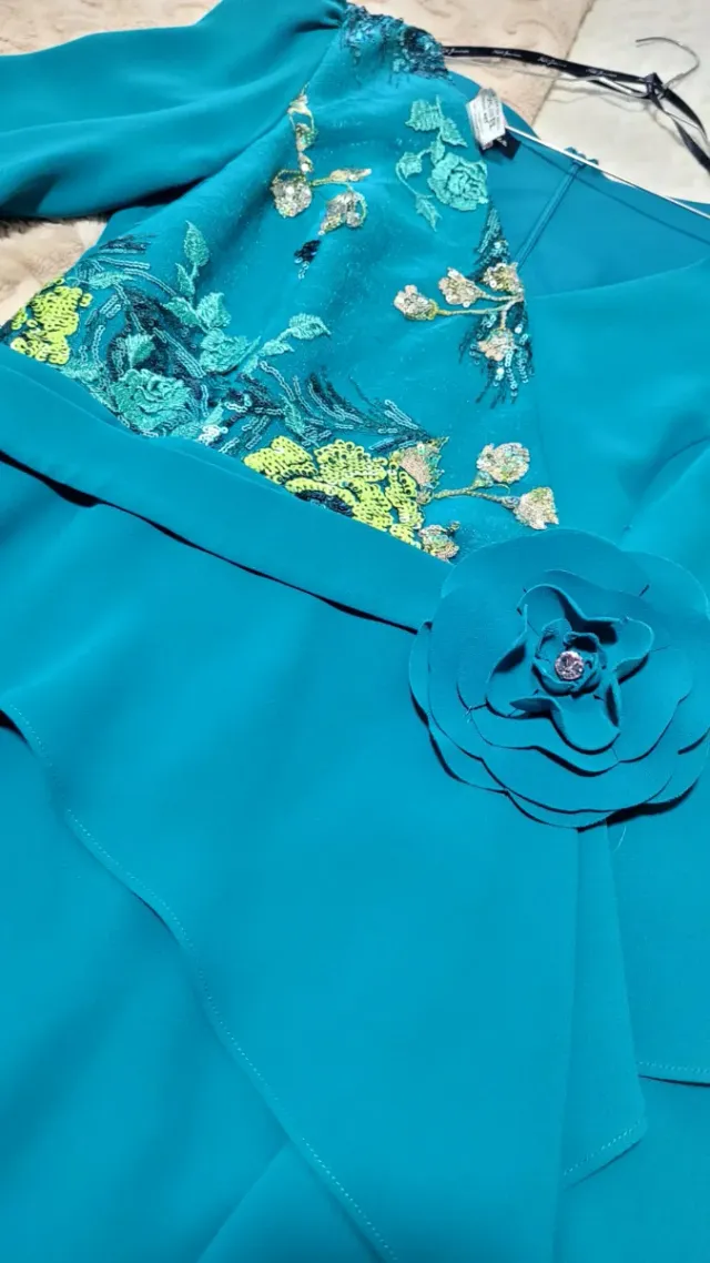 Vestido verde azulado