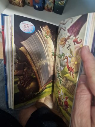 Regreso al Reino de la Fantasía: ¡Libro con olo...