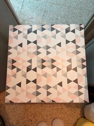 Mesa auxiliar geométrica