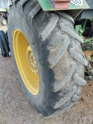Ruedas Tractor John Deere 3350