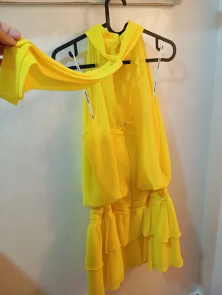 Vestido amarillo elegante para bodas