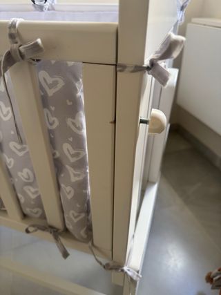 Minicuna colecho mecedora o fija.
