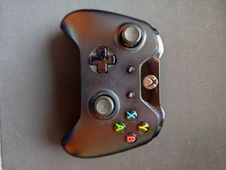 Xbox One + Mando Original Negro