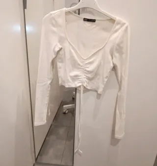 Top Zara blanco manga larga fruncido