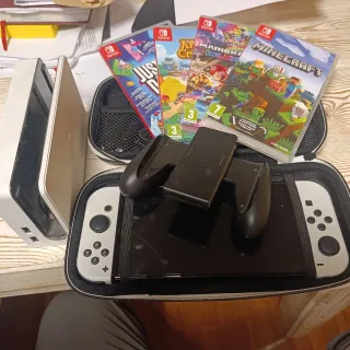 Nintendo Switch OLED completo + giochi