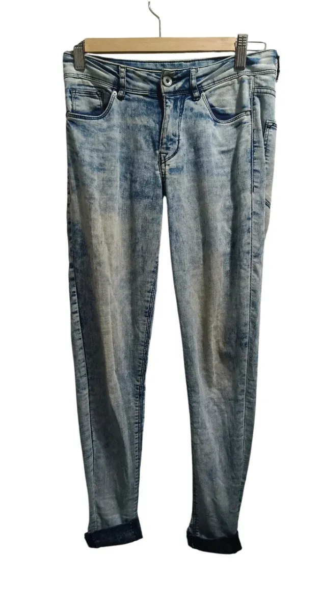 Pantalón vaquero pitillo azul