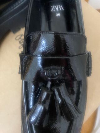 Mocasines Zara charol negros T.36