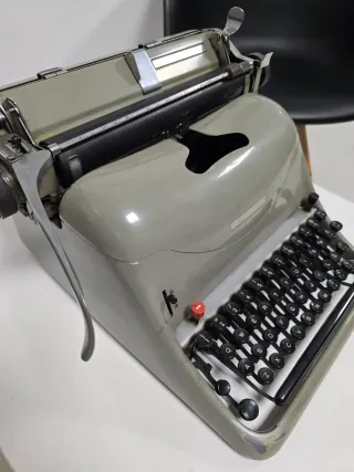 Olivetti Lexikon 80 Máquina Escribir años 50