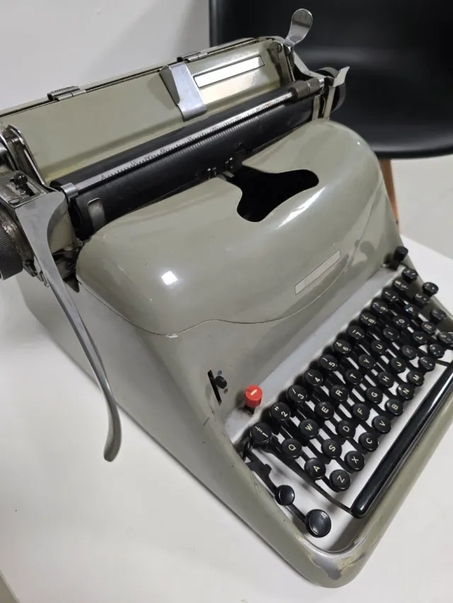 Olivetti Lexikon 80 Máquina Escribir años 50