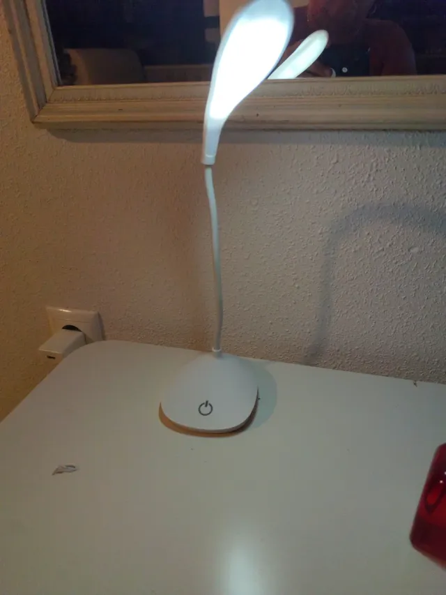 Flexo LED Inalámbrico Escritorio Blanco