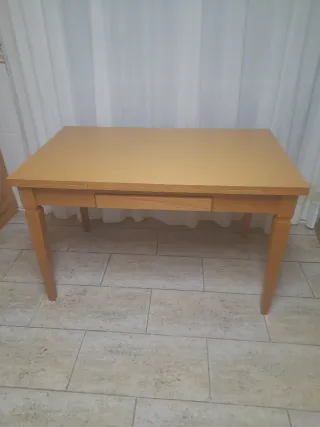 Mesa de comedor extensible de madera