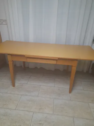 Mesa de comedor extensible de madera