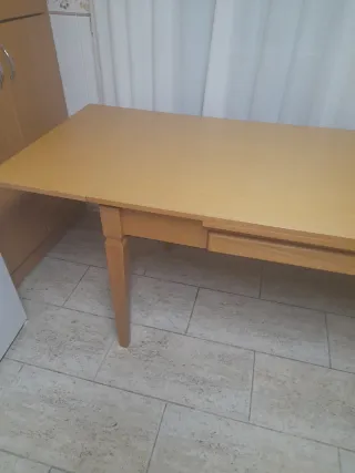 Mesa de comedor extensible de madera