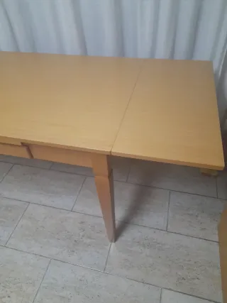 Mesa de comedor extensible de madera