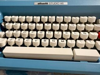 Máquina de escribir Olivetti Studio 46