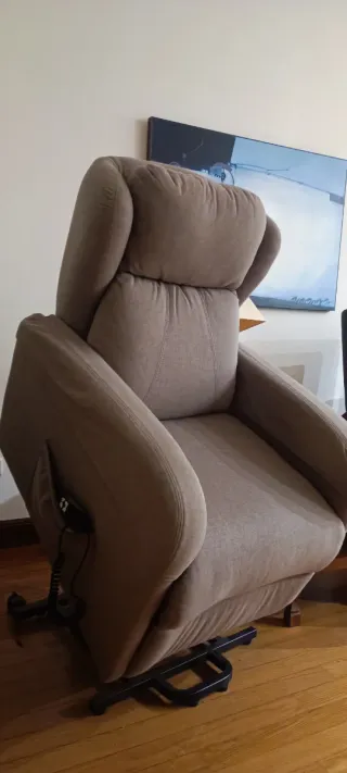 Sillón eléctrico elevador marca Oluxen Zurbaran