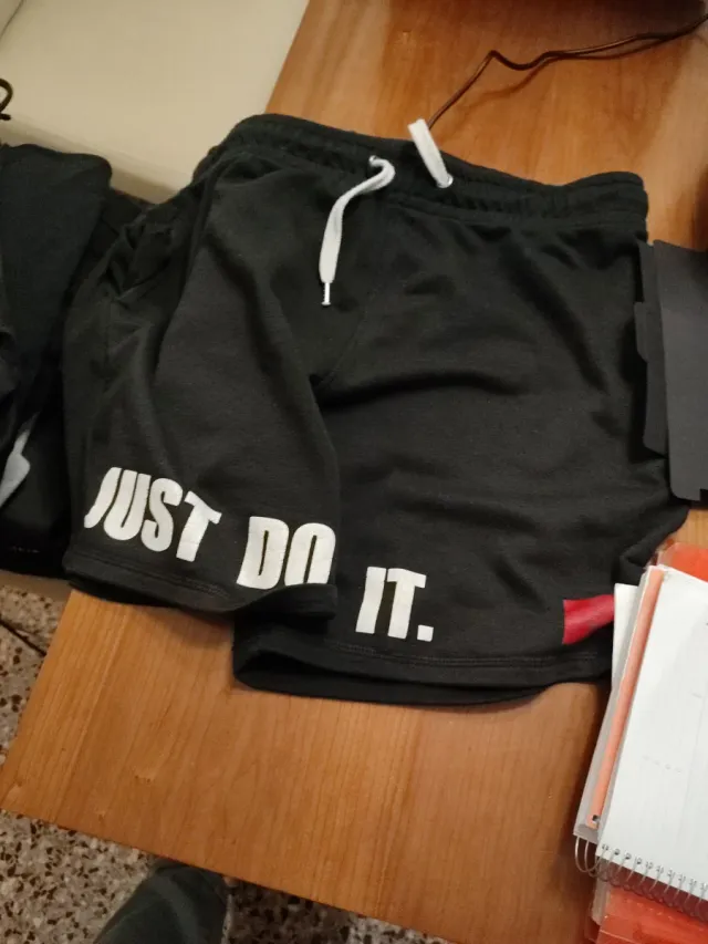 Pantalón corto Nike negro