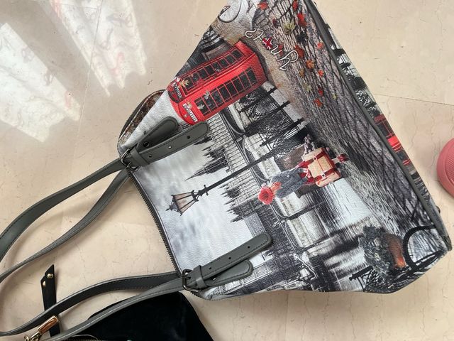 Borsa Y Not con stampa Londra