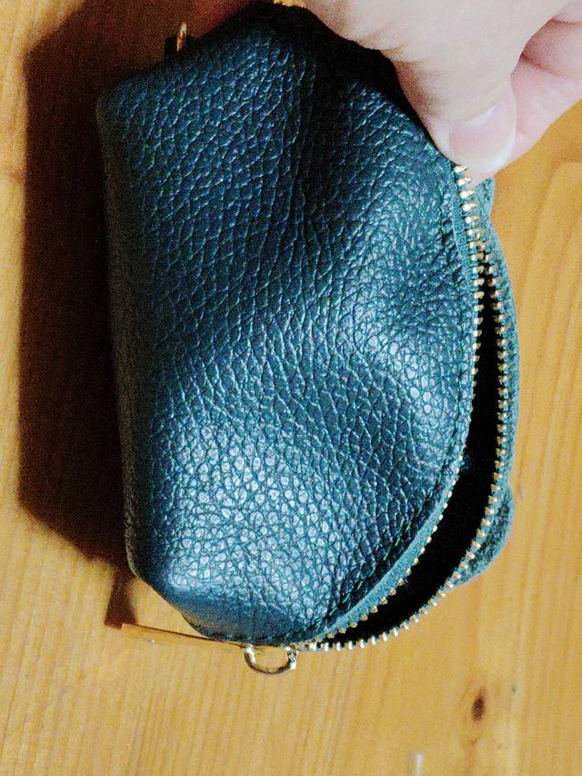 Monedero verde de piel