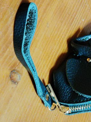 Monedero verde de piel