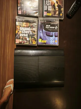 Consola PS3 + 4 Juegos