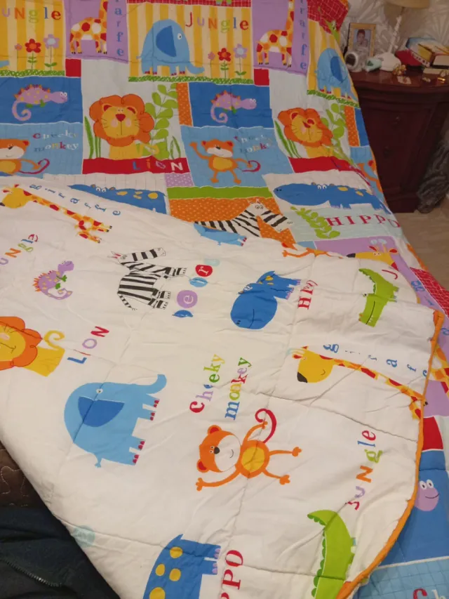 Edredón a juego con cortinas animales jungla