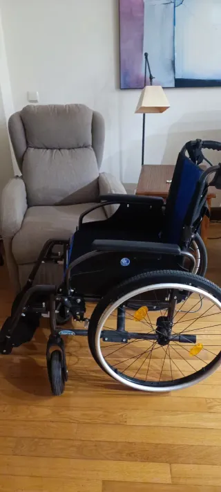 Silla de ruedas manual marca Vermeiren