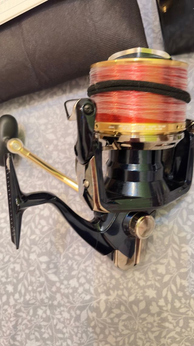 Carrete Shimano Bull's Eye 9100 con dos bobinas