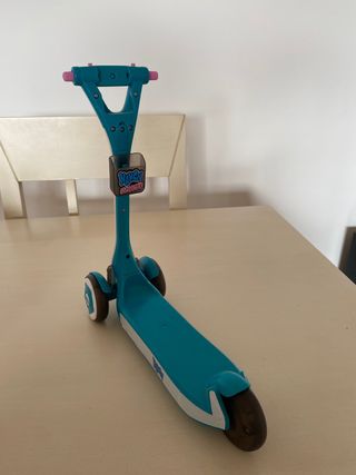 Muñeca Nancy con Patinete en su caja original.