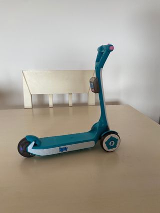 Muñeca Nancy con Patinete en su caja original.