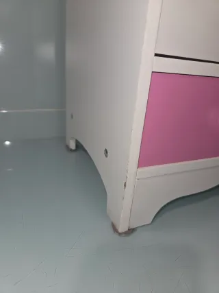 Armario de madera para guardar ropita muñecas