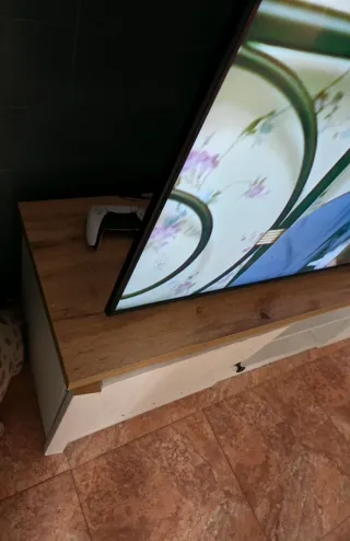 Mueble TV blanco y madera