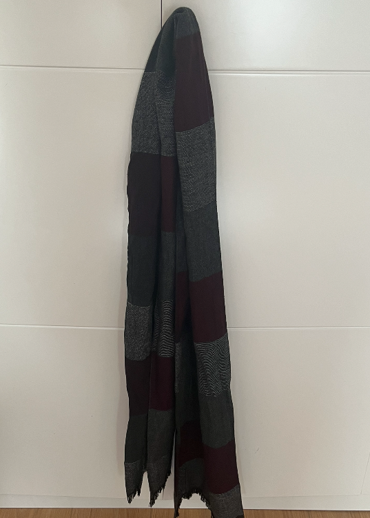 pañuelo bufanda hombre gris y granate