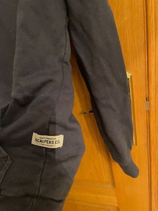 Sudadera Scalpers Gris Talla XS azul marino.