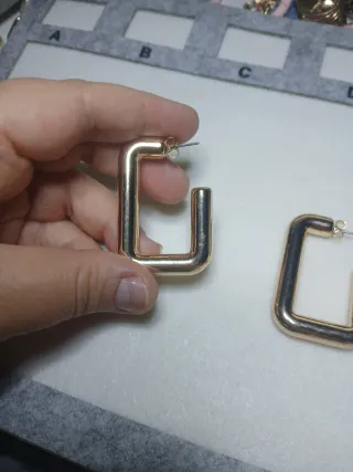 Pendientes Aro Cuadrado Dorado