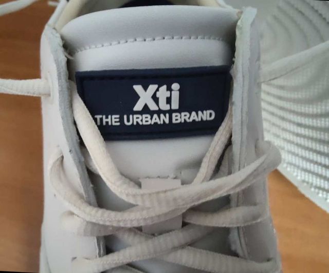 Zapatillas Urban Classics Blancas y Beige