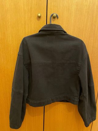 Chaqueta vaquera Bershka negra
