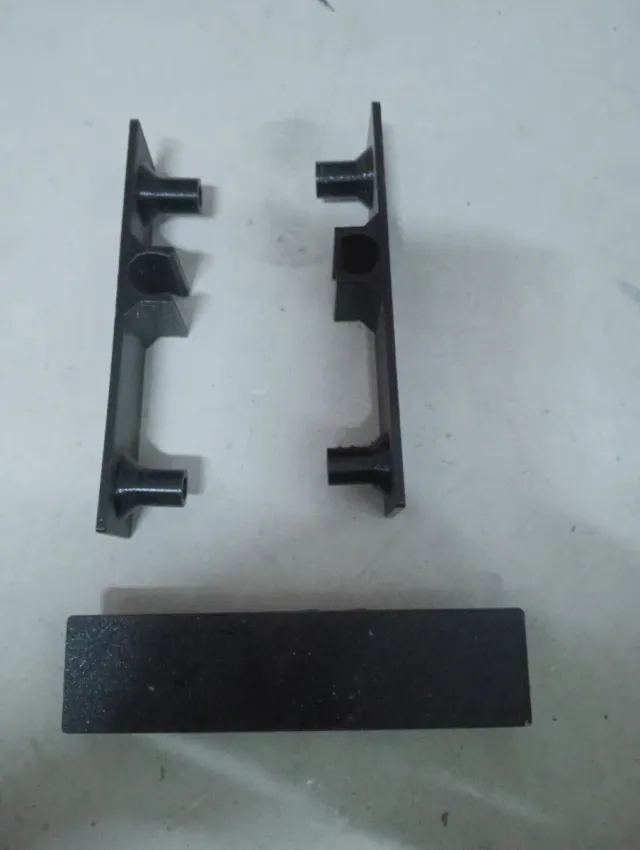 3ud. Embellecedor anclajes VW T5