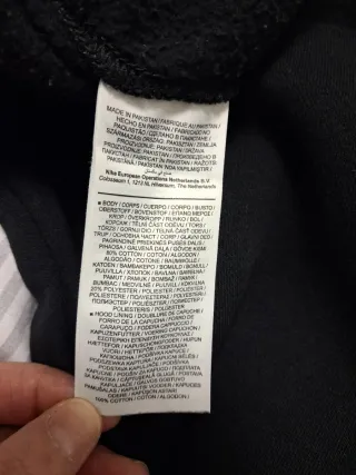 Sudadera Nike Negra Logo Rojo