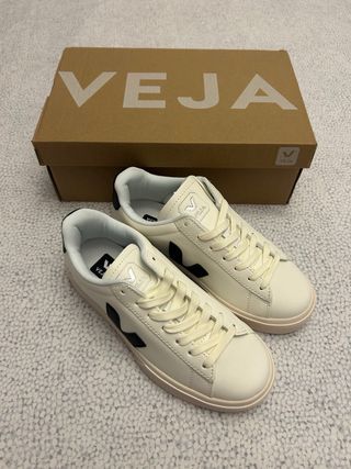 Zapatos Veja Talla 39 Blanco y Negro