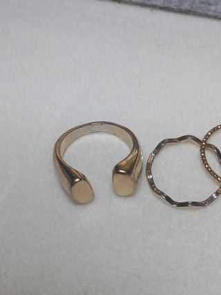 Conjunto de 3 Anillos Dorados