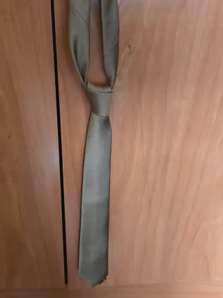 Corbata H&M (color marrón)